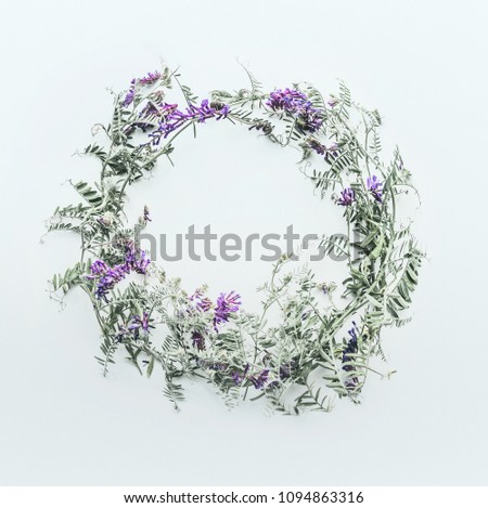 Wildflowers wreath Style