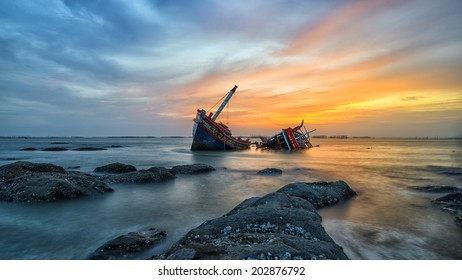 wreck boat