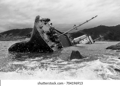 1,747 Black White Shipwreck Stock Photos, Images & Photography ...