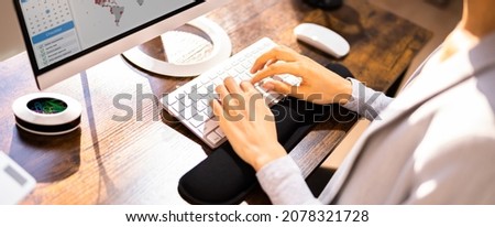 Wrist Keyboard Rest Against RSI - Repetitive Strain Therapy