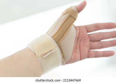 Wrist And Thumb Of Hand Splint  With Wrist Support For De Quervain Tenosynovitis And Carpal Tunnel Syndrome