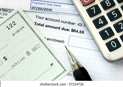 Écrivez un chèque pour payer les factures à temps