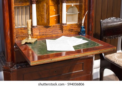 Writer table