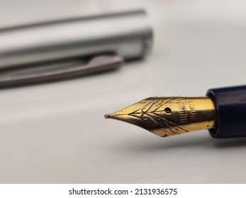 Writting instrument Fountain pen with open nib