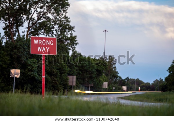 Wrong Way Traffic Road\
Sign