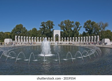 WWII Memorial: Wide-Angle View