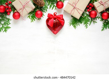 圣诞节或新年背景 由圣诞装饰和杉木树枝制成的平坦构成 平躺 空白空白的问候文字 的类似图片 库存照片和矢量图 Shutterstock