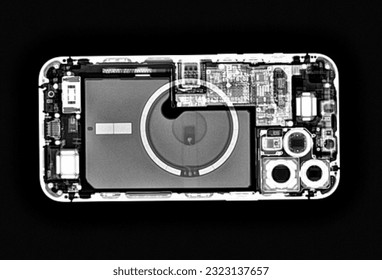 X-ray view inside iPhone 13 Pro max
