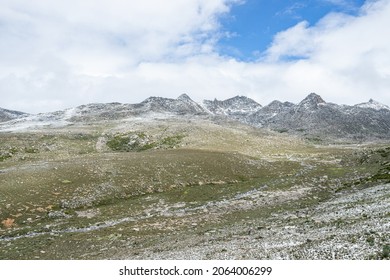 Xuefeng Natural Scenery Of Ganzi Tibetan Autonomous Prefecture