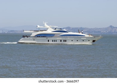Yacht at full speed in San Francisco Bay
