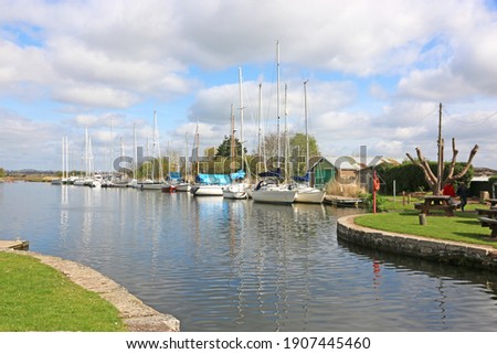 Similar – Foto Bild Yacht, die an einer Küste festgemacht ist.