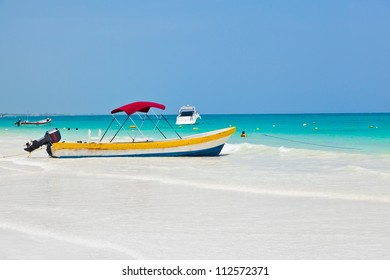 Yachts Moored In Playa Paraiso, Mayan Riviera, Mexico