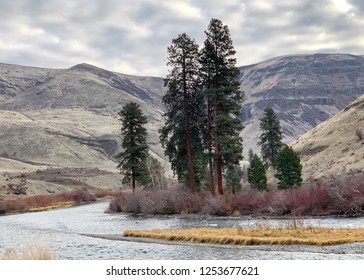 271 Yakima River Images, Stock Photos & Vectors 