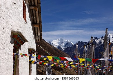 Yala (5,732 M) From Kyanjin Gompa Of Langtang Valley - NEPAL