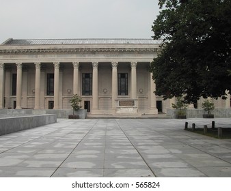 Yale's Woolsey Hall