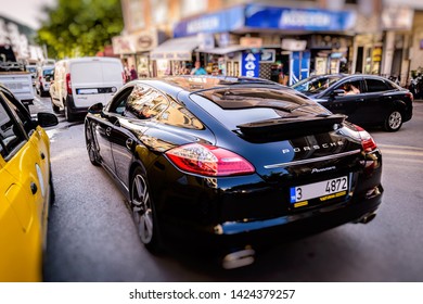 Bilder Stockfotos Und Vektorgrafiken Porsche Panamera