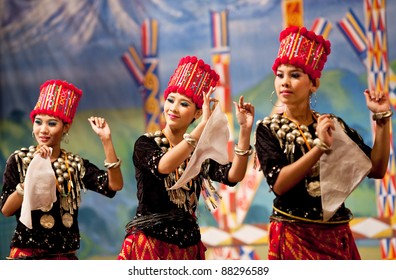 2,603 Myanmar Dance Images, Stock Photos & Vectors | Shutterstock