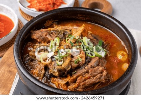 Yangpyeong, hangover soup, sundaeguk, Korean food, bone hangover soup, side dishes, salted shrimp, earthenware, kkakdugi,