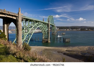 Yaquina Bay Bridge, 1936, Newport, Oregon Coast, Oregon U.S.A.