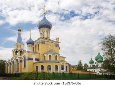 Yaroslavl, Two Churches Of John Postnik (Andrew Of Crete) Of The Beginning Of The 20th Century And Nicholas The Wonderworker In Melenki Of The 17th Century. Golden Ring Of Russia