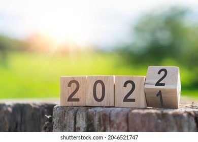 The year 2022 will usher in a new era of creative inspiration and concept background. Make a fresh start in your planning or make a new life resolution. Solution for a business.