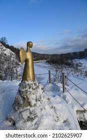 Yekaterinburg, Russia -07.01.2022: Statue Of The Angel Of The United Hope In The Deer Streams Park