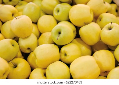 817,546 Manzana amarilla Images, Stock Photos & Vectors | Shutterstock