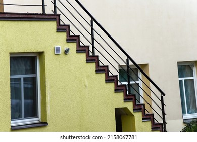 3,449 Yellow lines staircase Images, Stock Photos & Vectors | Shutterstock