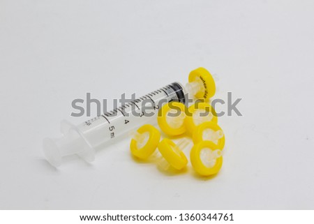 Yellow Filter Membrane PTFE 0.45um and plastic syringe 5ml use filtering in Chemistry lab