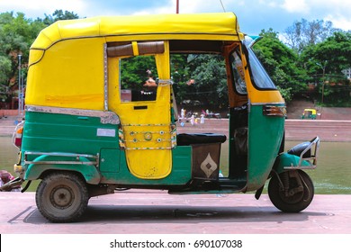 auto rickshaw side rain cover