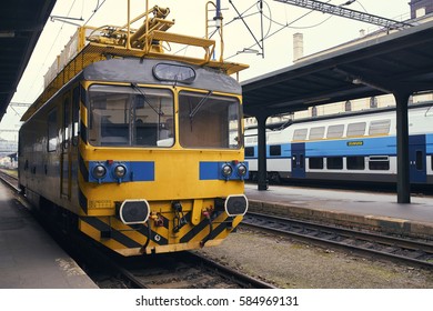 yellow maintenance train