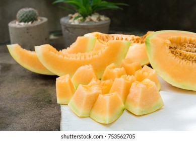 Yellow Melon Cantaloupe Slices