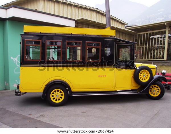 Yellow old\
bus