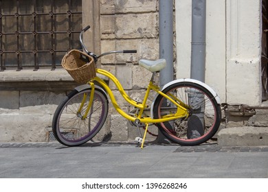 yellow retro bike