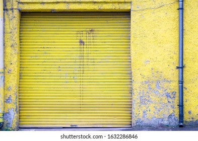 1,090 Yellow roller shutter Images, Stock Photos & Vectors | Shutterstock