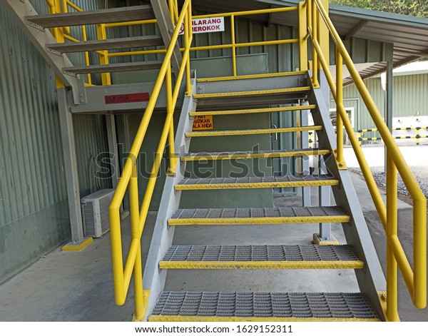 Yellow Stairs Sign No Smoking Area Stock Photo 1629152311 | Shutterstock