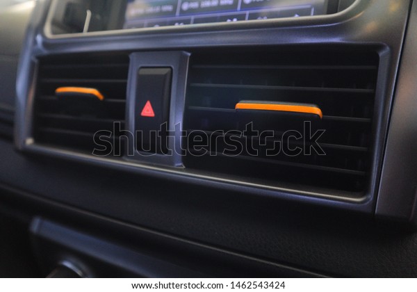 Yellow\
stripe in the car air conditioning adjustment\
box