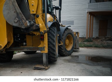 Yellow Tractor Back View Stock Photo 1171821166 | Shutterstock