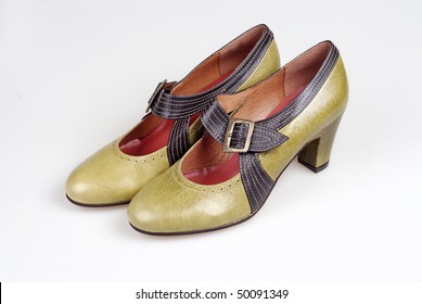 yellowish brown pair of vintage shoes