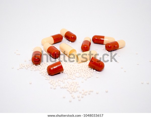 Suchen Sie Nach Gelbe Kapsel Omeprazol Die Protonenpumpenhemmer Mit Stockbildern In Hd Und Millionen Weiteren Lizenzfreien Stockfotos Illustrationen Und Vektorgrafiken In Der Shutterstock Kollektion Jeden Tag Werden Tausende Neue