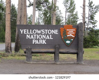 Yellowstone National Park Sign