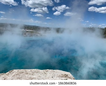 Yellowstone Steamboat Geyser, Thermal Wonderland.