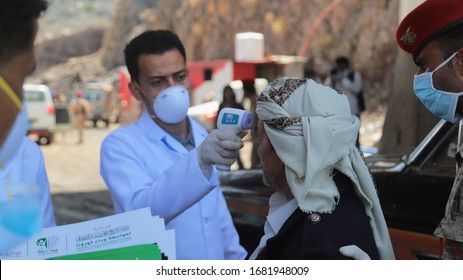 Yemen - Taiz / 24 Mar 2020 : A medical examination for those coming to the southern city of Taiz, medical precautions, for fear of corona virus.