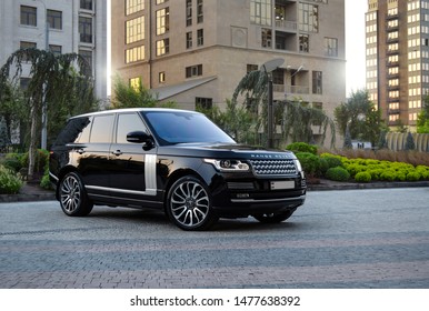 New Range Rover Vogue Images Stock Photos Vectors Shutterstock