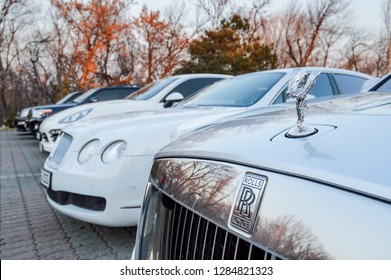Rolls Royce Ghost White Images Stock Photos Vectors Shutterstock