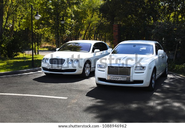 Yerevan, Armenia - 15 October 2017.
The
british luxury cars are always been most wanted rich people's toys.
Rolls-Royce Ghost and Bentley
Continental