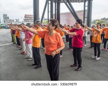 2,193 Old Man Asia Exercise Images, Stock Photos & Vectors | Shutterstock