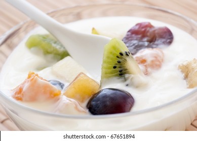 Yoghurt with Fruits