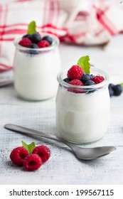 Yogurt With Berries 