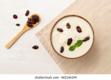 Yogurt And Raisins